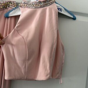 Elegant Pink Sleeveless Two Piece Set with Beaded Neckline